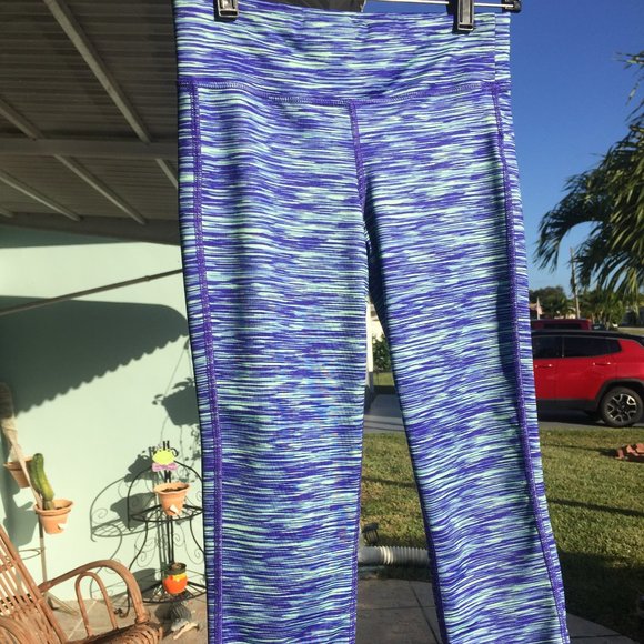 Old Navy Go-Dry Leggings for Girls - Picture 2 of 6